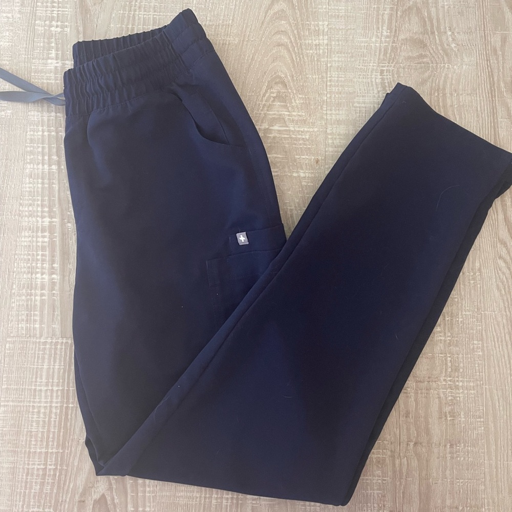 FIGS high waisted Yola Skinny Scrub. Color navy.